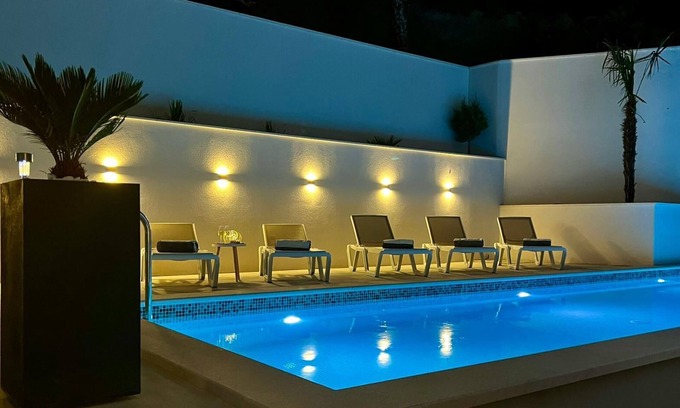 Bidol Apartment | Luxury App. RUBIN in Makarska with dream view, pool, balcony, elevator, parking, WLAN