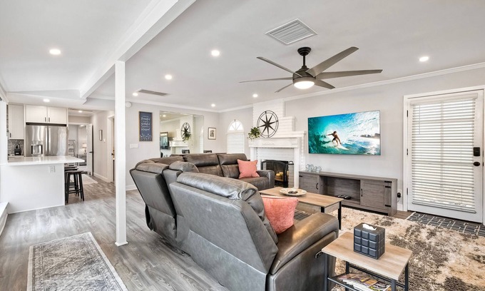Carlsbad Village House | Luxury Beach Duplex | Sleeps 9 | Dog-Friendly | A/C | Fire Pit & Grill