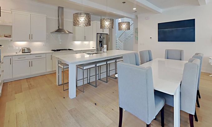 Fort Walton Beach - Destin House | Luxury Beach Home | Private Pool, Carriage House, 4 Bikes & Much More