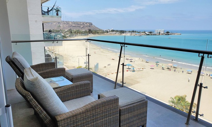 Salinas Condo | Luxury Beachfront Apartment in Chipipe – Stunning Views & Top Amenities 🌊🏖️