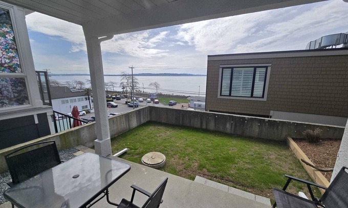 White Rock House | Luxury Beachfront Suite