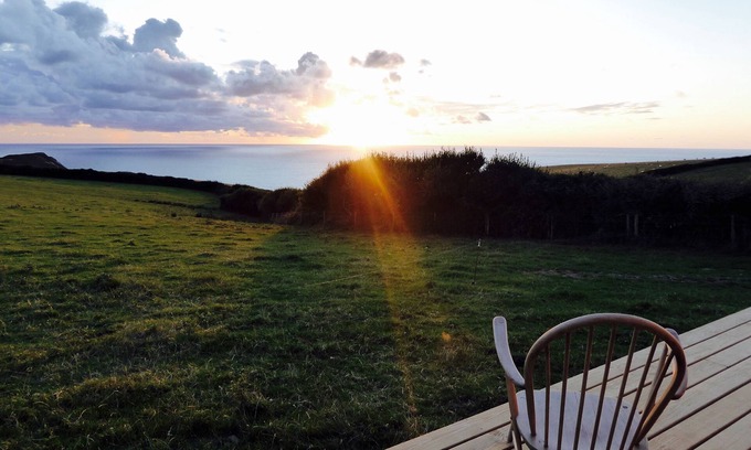 Saint Gennys Cabin | Luxury Cabin for two with panoramic views of the North Cornwall coast.