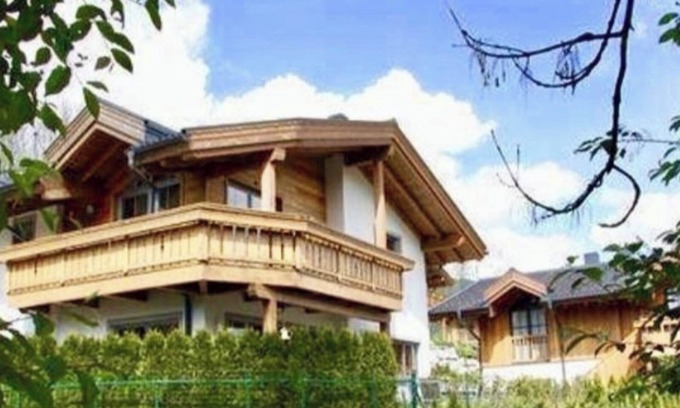 Piesendorf Ski Chalet | Luxury chalet in a quiet location near ski slopes and swimming lake/beach Zell am See
