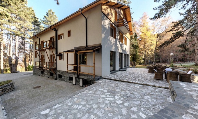 Razlog Ski Chalet | Luxury chalet within a private pine tree park, in Pirin mountain foothstep