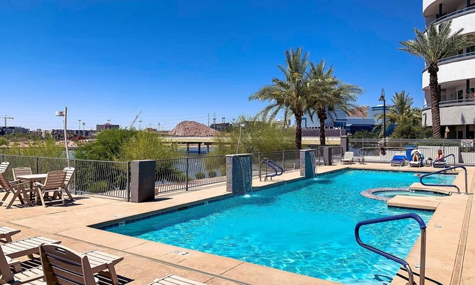 Tempe Condo | Luxury Charming 2-bedroom condo in Tempe Town Lake , pool, gym, car garage WiFi