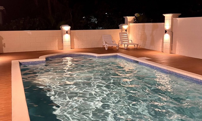 Ocean City Apartment | Luxury cliff apartment with fantastic pool and great sea views.
