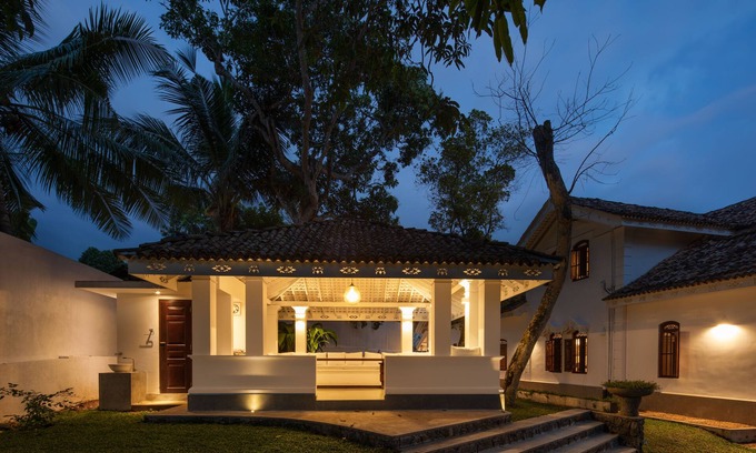 Hikkaduwa Villa | Luxury colonial villa, 10 guests, pool, BBQ area