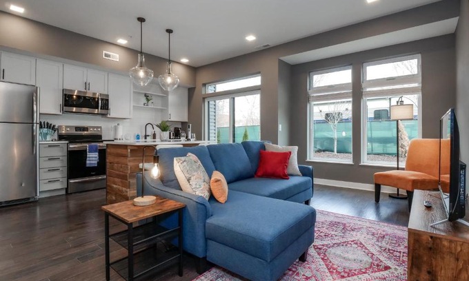 Ohio City Apartment | Luxury Condo 10 Minutes from First Energy Stadium C6