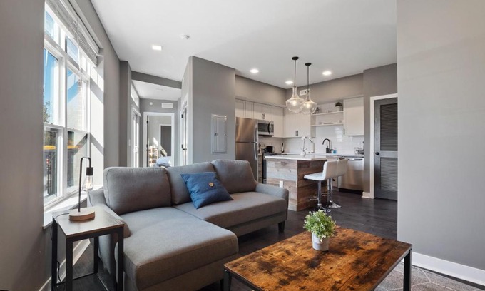 Ohio City Apartment | Luxury Condo 10 Minutes from First Energy Stadium B3