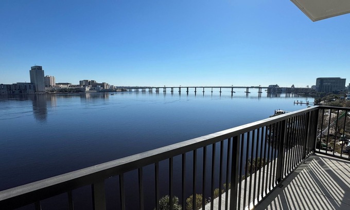 Downtown Jacksonville Condo | Luxury Condo, Breathtaking Riverfront Views