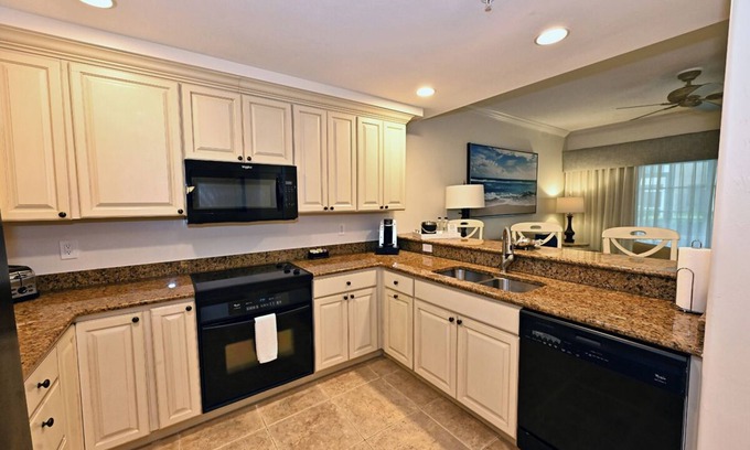 Redevelopment Area Condo | Luxury Condo in Naples at Bellasera