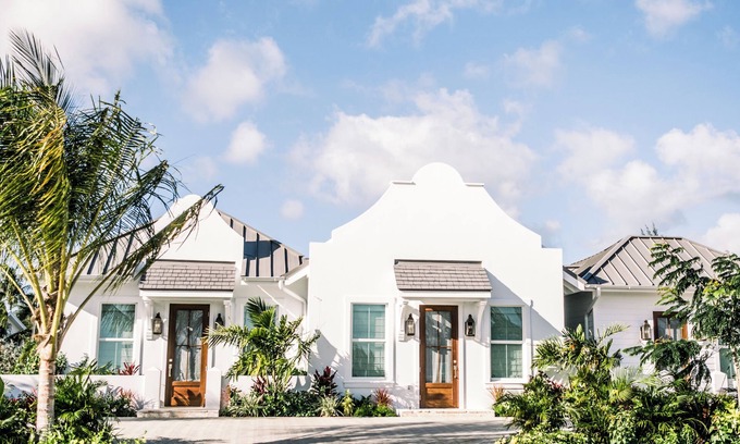 Seven Mile Beach Cottage | Luxury Cottage, 2bd/2ba on 7 Mile Strip