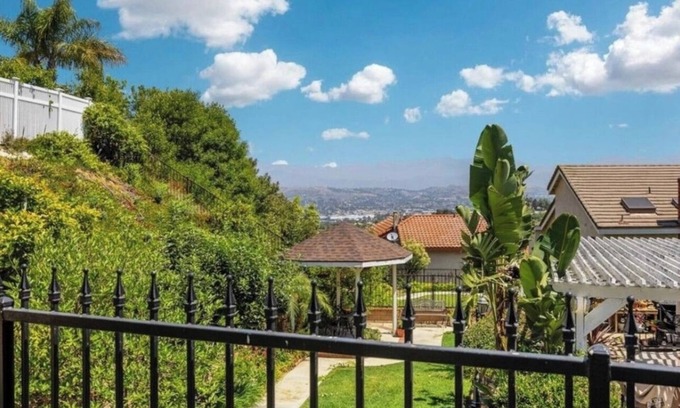 Mount Wilson House | Luxury Custom Design House with View Los Angeles, close to Orange County, Disney