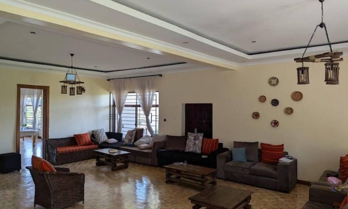 Ongata Rongai Cabin | Luxury Deluxe Room with balcony in Karen Nairobi