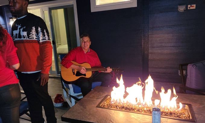 Riverside House | Luxury Downtown Condo - Upstairs Firepit! In The Hot Middle of All The Action!