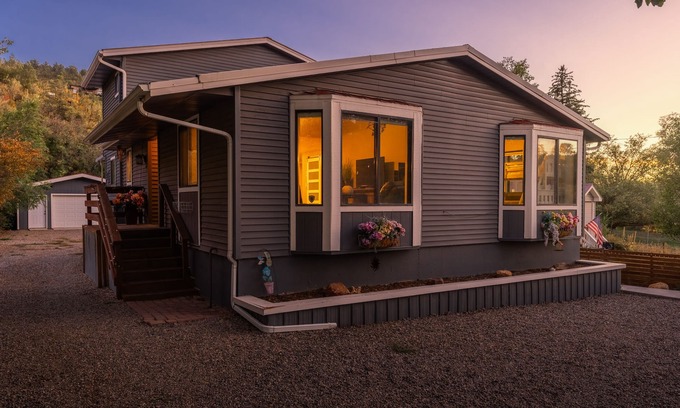 Durango House | Luxury Durango Retreat, 5 Min to Downtown, Hot Tub, Views, Games, Pets Welcome!