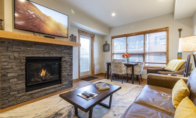 Town Centre Condo | Luxury Escape in Canmore!