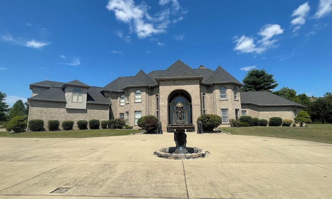 Prestonsburg House | Luxury Estate nestled atop stunning mountaintop golf course!