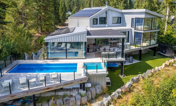 Alpine Meadows House | Luxury family home with pool/hot tub, valley trail access, 5 bedrooms w ensuites