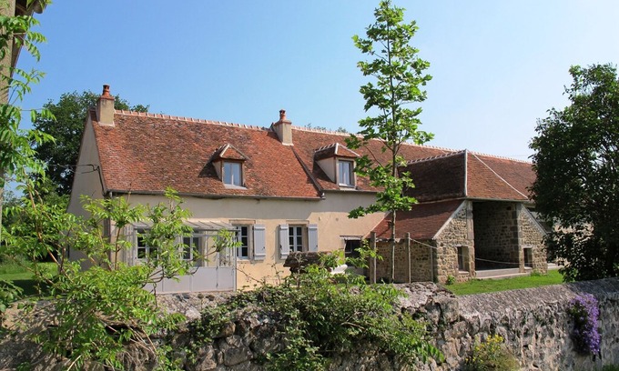 Braize House | Luxury Farmhouse with Private Garden in Braize