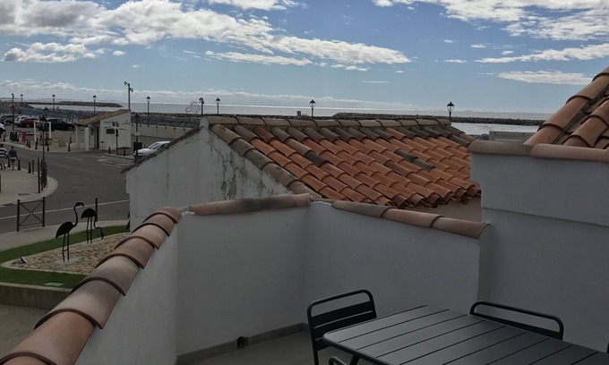 Arles Apartment | Luxury seafront apartment 4* First floor