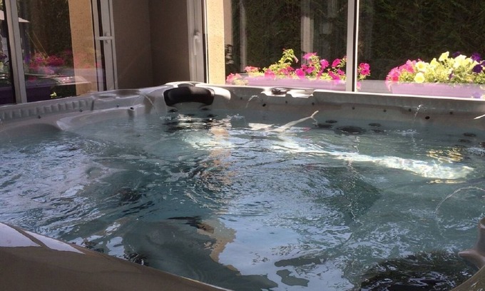 Rochecorbon House | luxury gite 3 * 12 people jacuzzi, spa Châteaux of the Loire Touraine