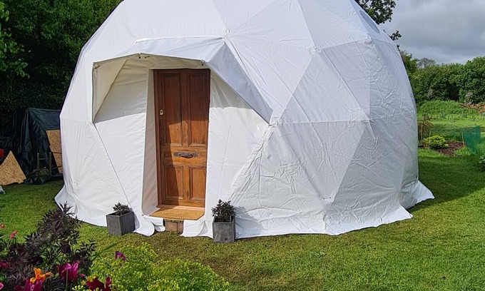 Onchan Cabin | Luxury Glamping Dome and Lodge on the IOM TT course, Hillberry Grandstand.