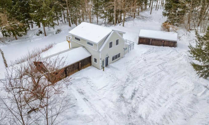 Brownsville Apartment | Luxury Home, Dog Suite | Rock Haven Carriage House