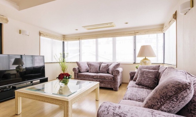 Nishiazabu House | Luxury Home For Max 8 ppl in Roppongi / Free wi-fi!
