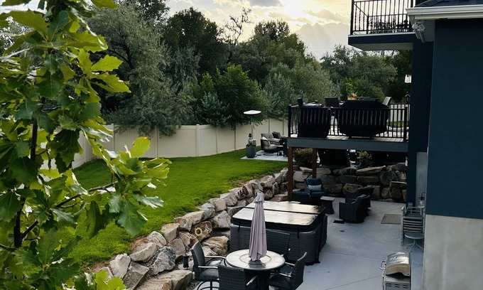 Taylorsville House | Luxury Home in Center of Salt Lake Valley - Minutes from Canyons and recreation