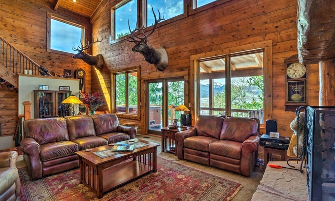 Michigan Hill House | Luxury Home w/Mountain Views, Hot Tub & Grill by RedAwning