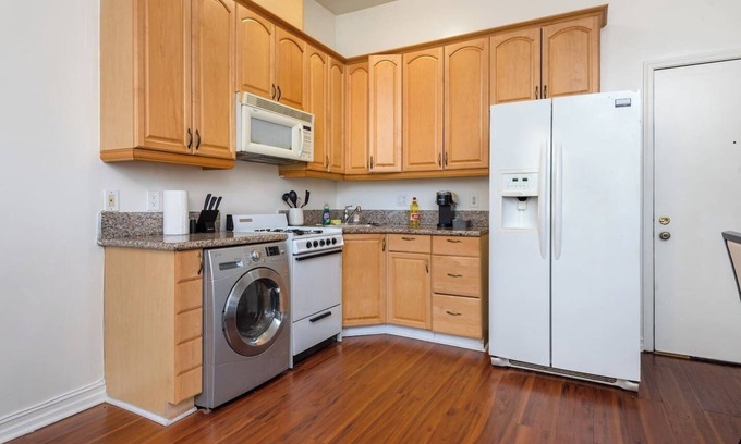 Beverly Hills Apartment | Luxury in Beverly Hills: 1-BR Haven for 4