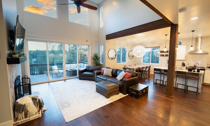 Flagstaff House | Luxury in the Pines - Star gaze by the fire + Overlook endless Ponderosa Pines
