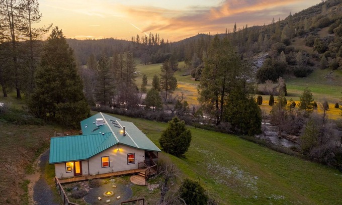 Coulterville Cabin | Luxury in the Wilderness, 45mins to Yosemite