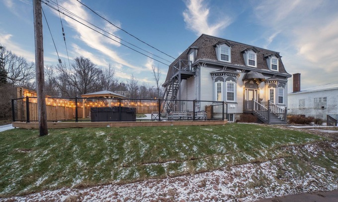 New Glasgow Apartment | Luxury Inn - Unit 6 - Heart of New Glasgow