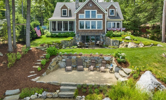 Moultonborough House | Luxury Lake House Overlooking Salmon Meadow Cove