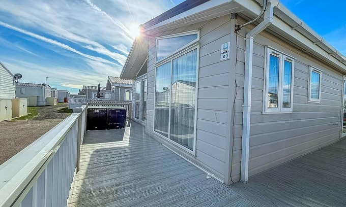 Felixstowe House | Luxury lodge at Suffolk Sands Holiday Park ref 45009MV