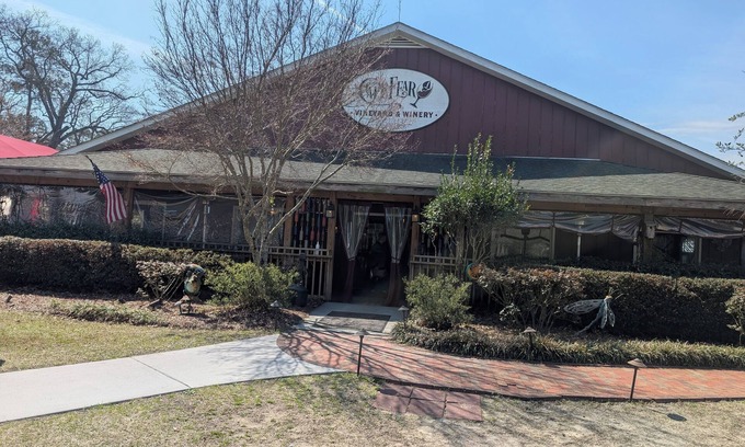 Elizabethtown Resort | Luxury Lodging, Lakefront View, Queen Bed w/Private Bath, Pull-out sofa, Private Patio.