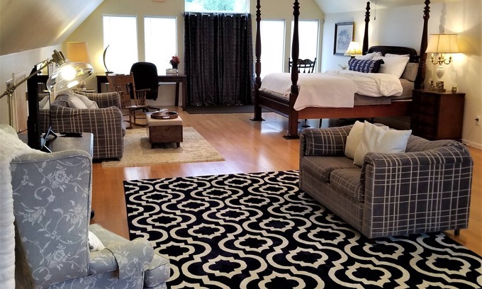 Uniontown Apartment | Luxury Loft minutes from Laurel Highlands