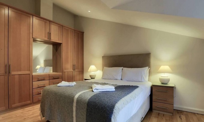 Grand Canal Dock House | Luxury Mews in the Heart of City Centre!