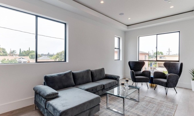 Mid City House | Luxury Modern 4 bedroom with Rooftop Deck #6