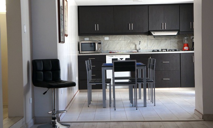 Naciones Unidas Boulevard Apartment | Luxury modern apartment near Quicentro