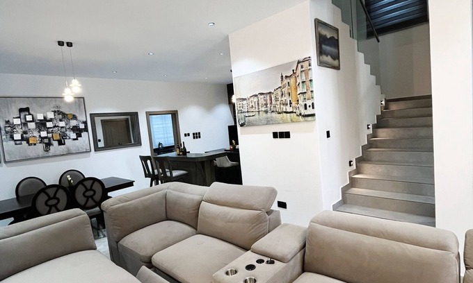 Greenhill House | Luxury n4.5-Bed, 4.5-Bath Home in Gated Community with Reverse Osmosis for Rent.