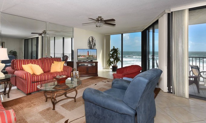 Bethune Beach Condo | Luxury Oceanfront Condo with Breathtaking Views! Pool & WiFi ~ CH516