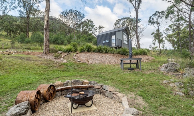 Joadja Cabin | Luxury Off-Grid Tiny House in the beautiful Southern Highlands
