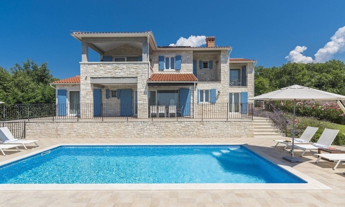Jehnici Villa | Luxury pet-friendly 4BR villa Stella Istriana with private pool, sauna, jacuzzi in Visnjan