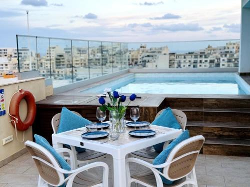 Mellieha Apartment | Luxury Ph With Rooftop Pool In Mellieha By Homely