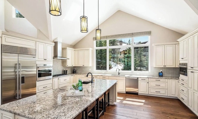 Vail Villa | Luxury Platinum Vail Home, steps from Chair 20