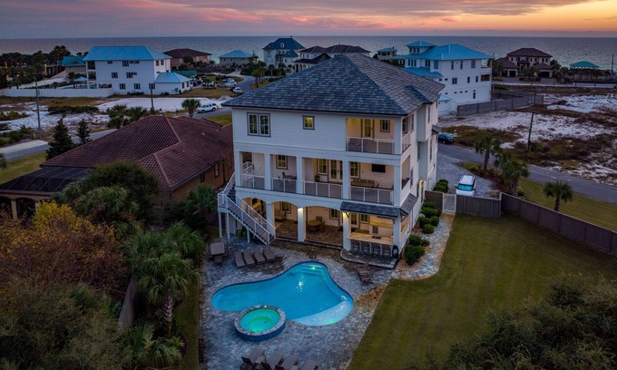 Gulf Pines House | *Luxury*Pool/Spa*Elevator*PrivateBeach*GolfCart*