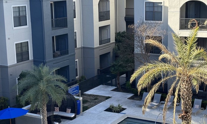 South Central Houston Condo | Luxury! Pool View! Great Location! Minutes from NRG Stadium!